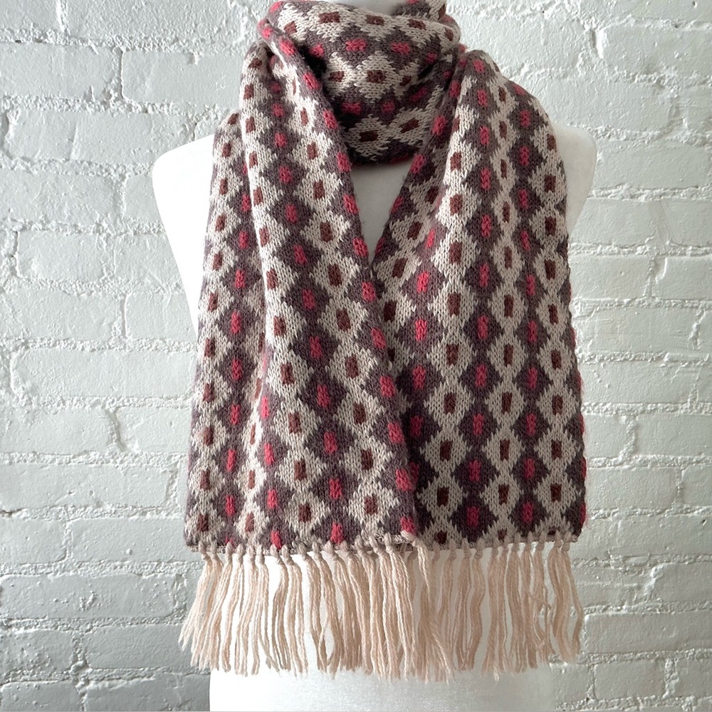 Winters Dream Boho Geometric Diamond Knit Scarf Fringe Hem Brown Red Cozy Layer